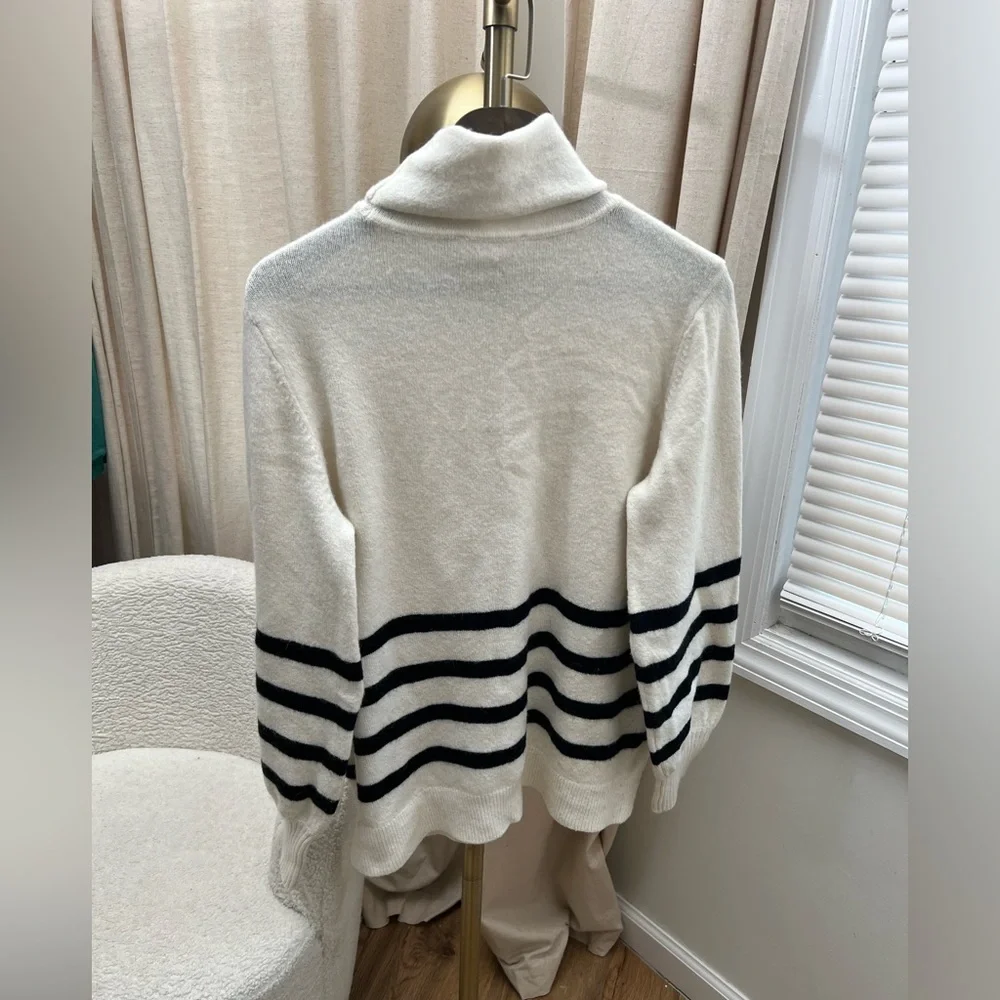 Michael Kors Turle Neck Sweater | Large - Picture 10 of 10